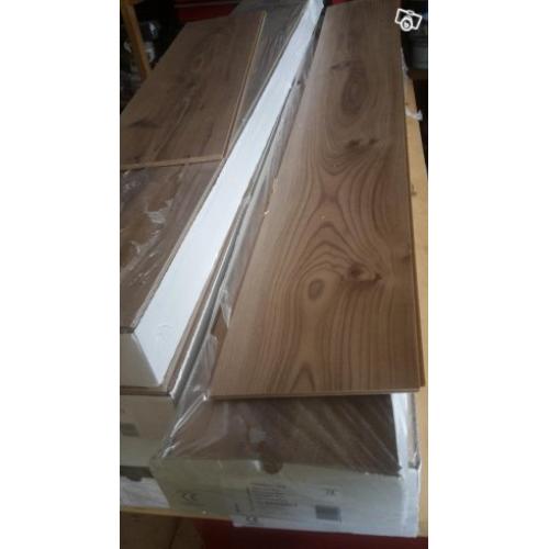 Nytt Laminatgolv Plankdesign ca 19 kvm