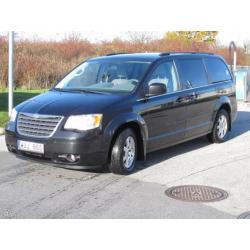 Chrysler Town & Country Voyager -08