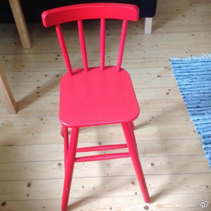 IKEA möbler hög barnstol, sängbord och stol