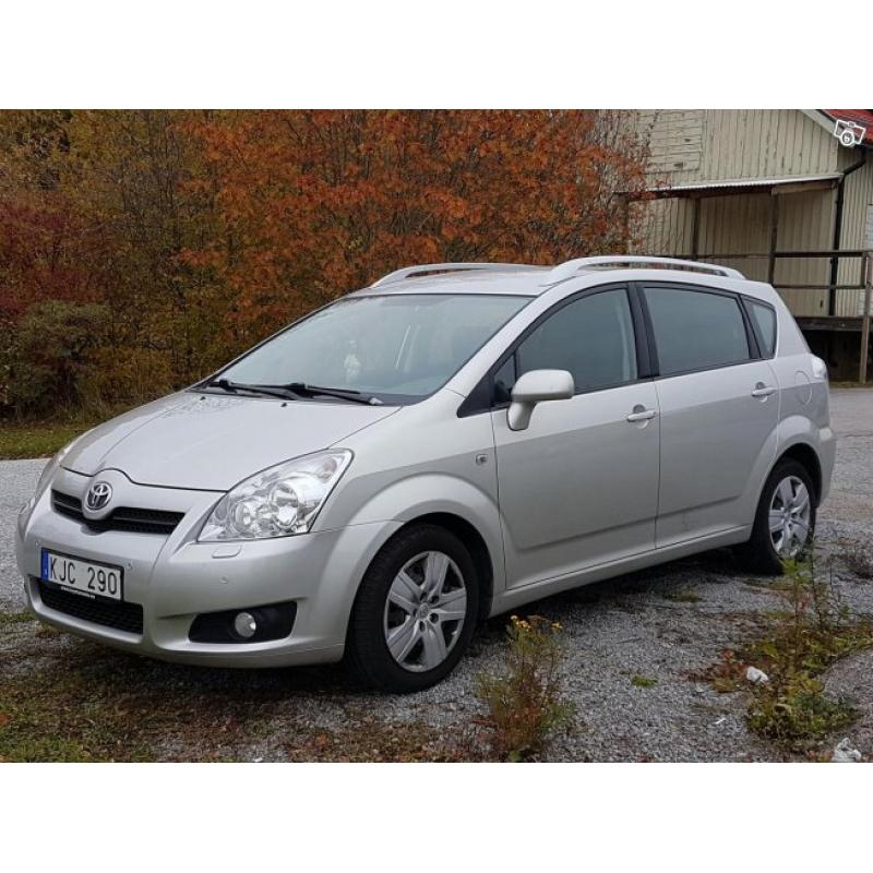 Nybes Toyota corolla verso 1.8 7-sits -07